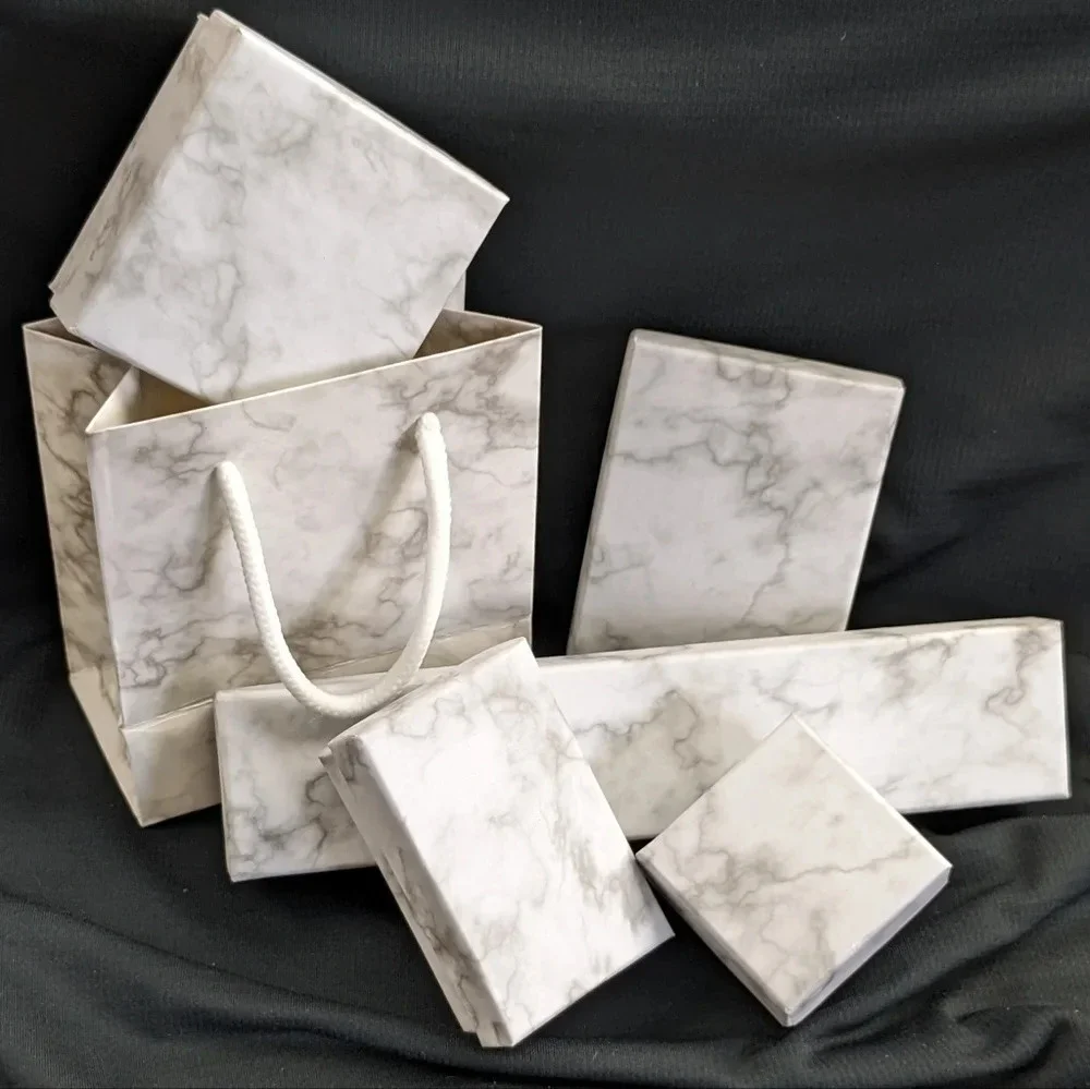 Gift box and bag (with other purchase)